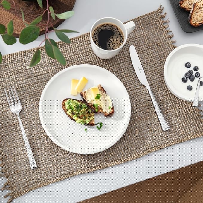 Villeroy & Boch Artesano Original 16-Piece Dinnerware Set, Service for 4, Dinner and Salad Plates, Pasta and Rice Bowls, Premium Porcelain, Made in Germany, Microwave and Dishwasher Safe, Creamy White