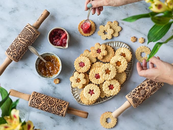 FOX Embossing Rolling Pin – Laser Engraved Dough Roller with a woodland fox and forest pattern. Perfect for cookies, pottery, and a thoughtful gift. By Algis Crafts.