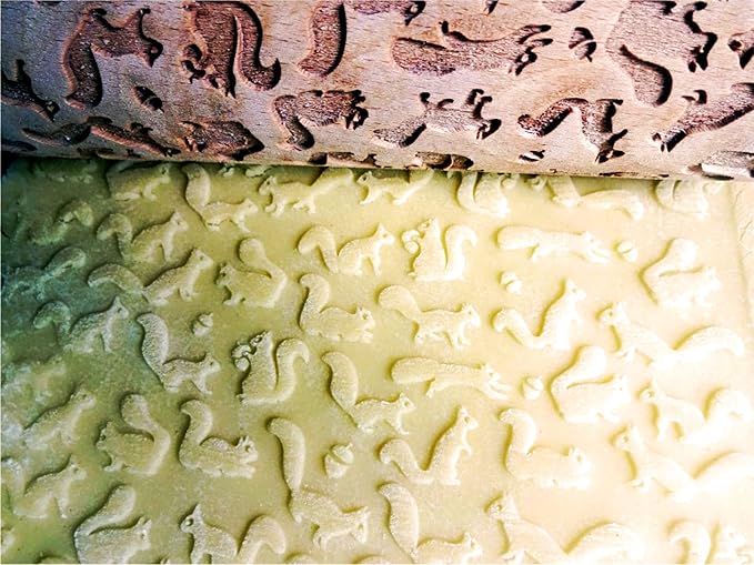 FUNNY SQUIRRELS PATTERN EMBOSSING ROLLING PIN LASER ENGRAVED ROLLING PIN WITH SQUIRRELS for EMBOSSED COOKIES
