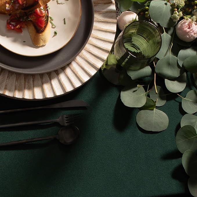 Gee Di Moda Rectangle Tablecloth - 90 x 132 Inch Hunter Green Table Cloth for 6 Foot Table with Floor-Length Drop - Heavy Duty Washable Fabric - 6 Ft Buffet Table, Holiday Party, Wedding & Baby Shower